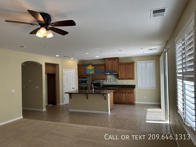 Building Photo - 2704 Acapulco Way