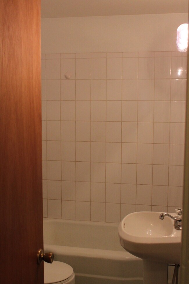 Building Photo - Updated 4 Bedrooms/2 Full Baths /2 Living Areas/2-car Garage