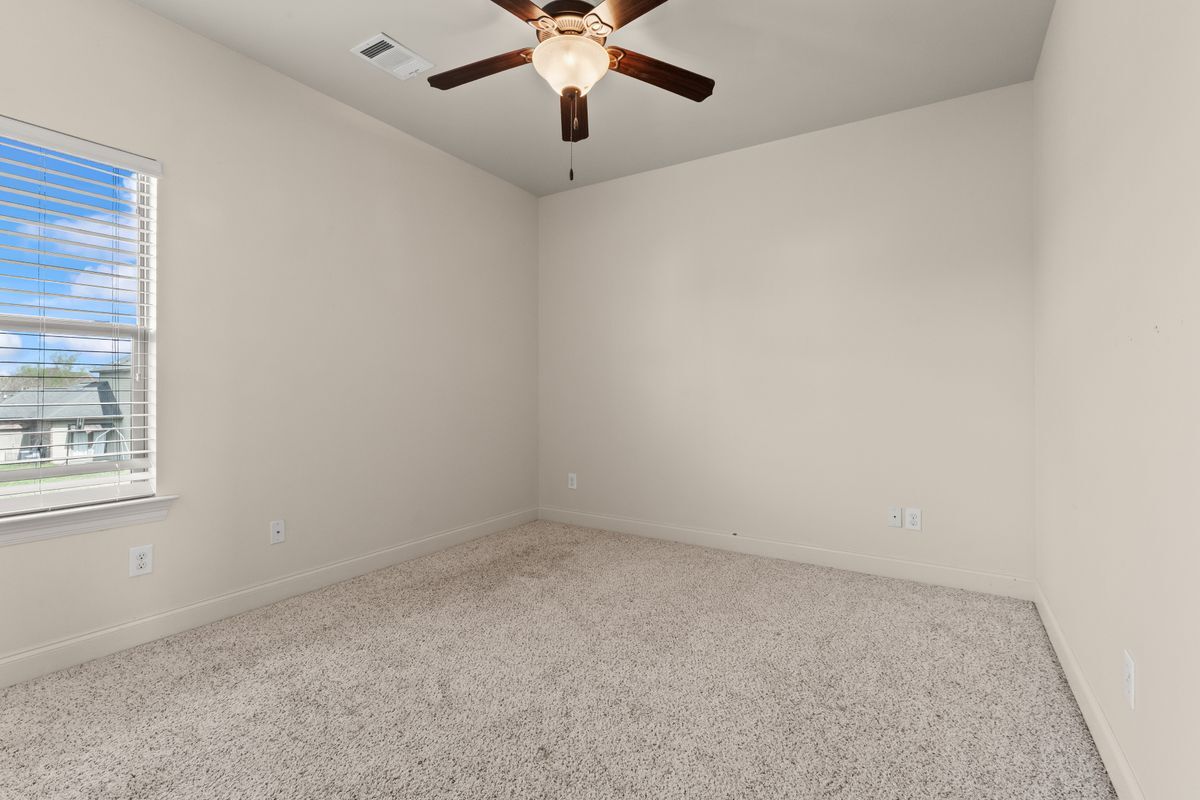 Building Photo - 18642 Lake Harbor Ln