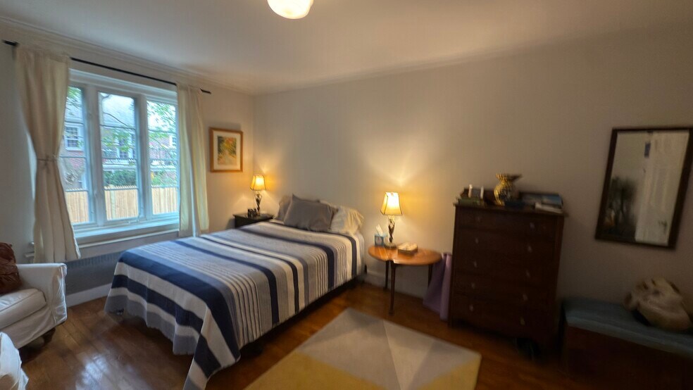Building Photo - 17 Monmouth Ct