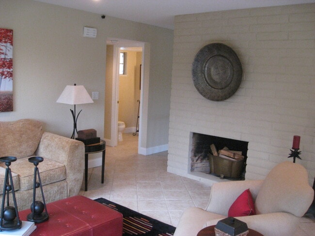 Building Photo - Beautiful Single Family Home in Waverly Pa...