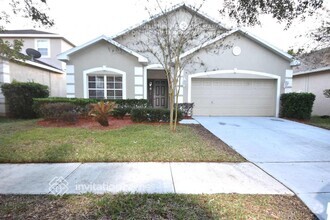 Building Photo - 11250 Creek Haven Dr