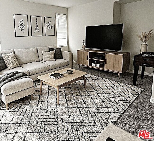 Building Photo - 11040 Renaissance Dr