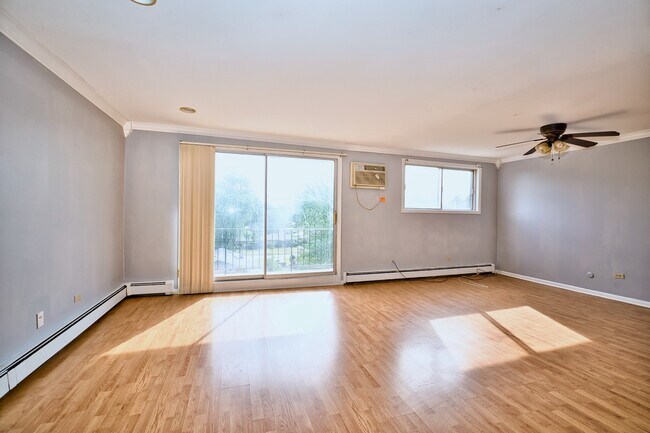 Building Photo - 9445 Kenton Ave