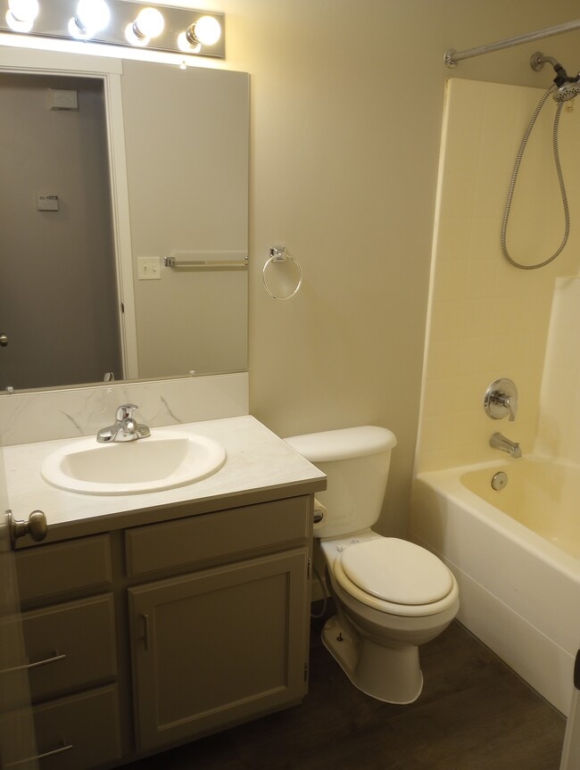 Building Photo - 9316 W Cory Ln