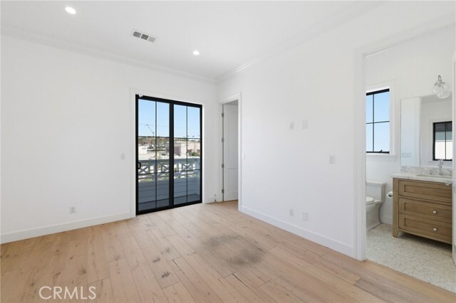 Building Photo - 1405 Oak Ave