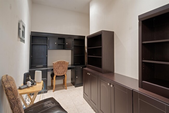 Building Photo - 31 Running Deer Mdws