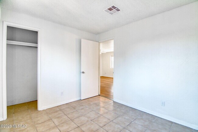 Building Photo - 5655 E 28th St