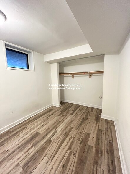 Building Photo - 1160 N La Salle Dr