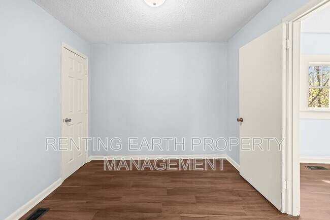 Building Photo - 6309 3rd Ave S