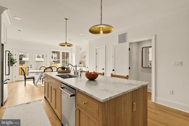 Building Photo - 4830 8th St NW