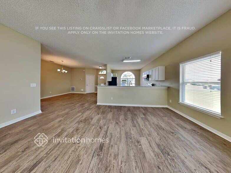 Building Photo - 113 Woodbury Pines Cir