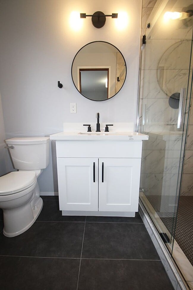Building Photo - FULLY RENOVATED 3 BED, 2 BATH BELLEVUE HOM...