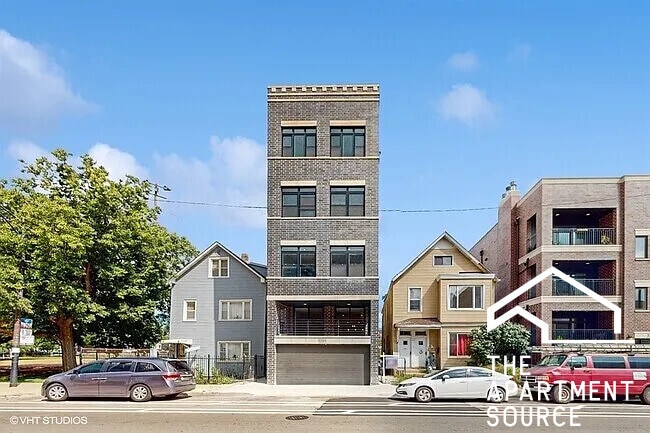 Building Photo - 3253 N Elston Ave