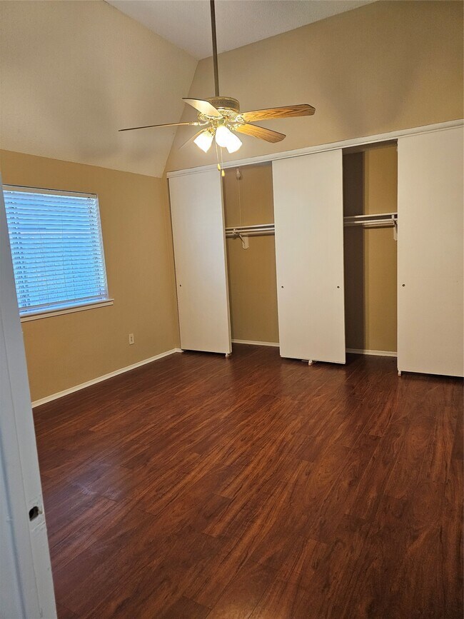 Building Photo - 1538 Ridgebriar Dr