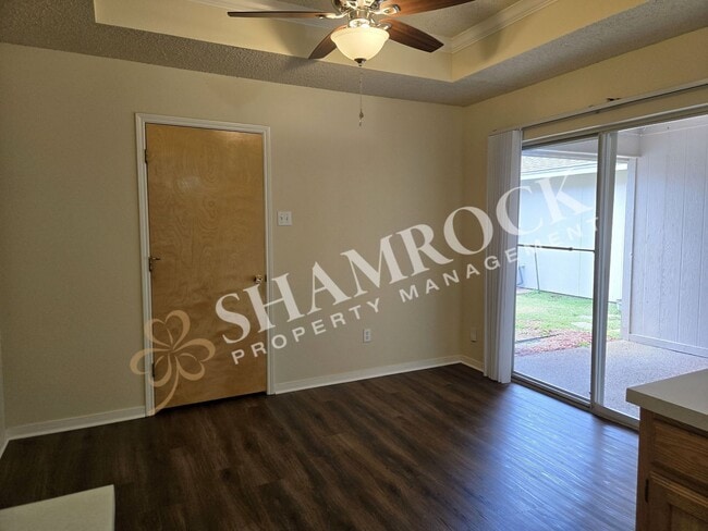 Building Photo - One-Bedroom with Garage