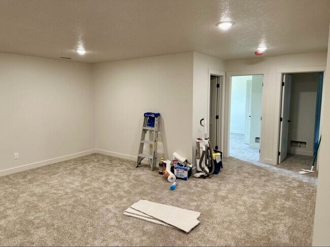 Building Photo - 107 W. Park Ave.