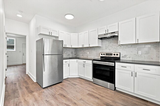 Building Photo - 2BR/3BA Home | North Philly