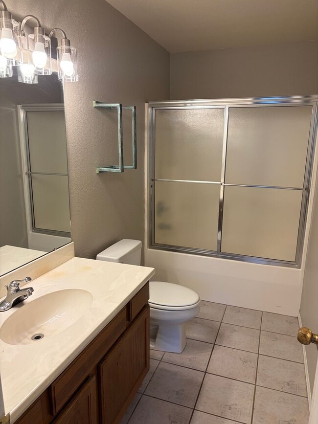 Building Photo - 1125 Grinnel Cir