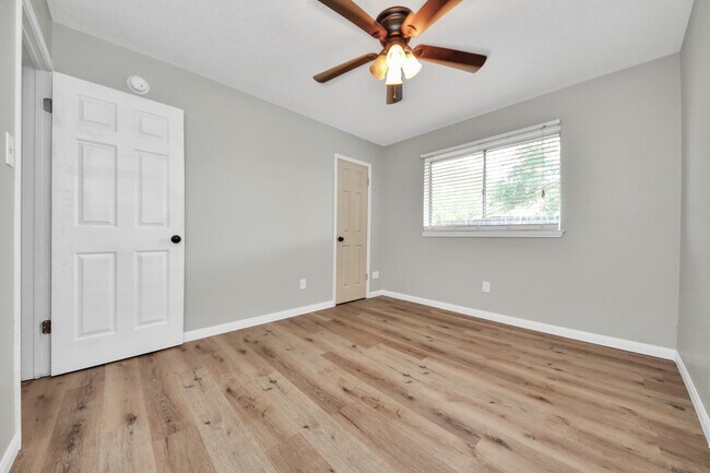 Building Photo - 22303 Acorn Chase Dr