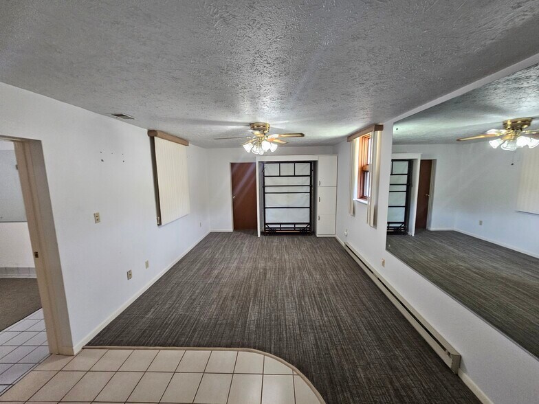 Building Photo - 440 Drummond St