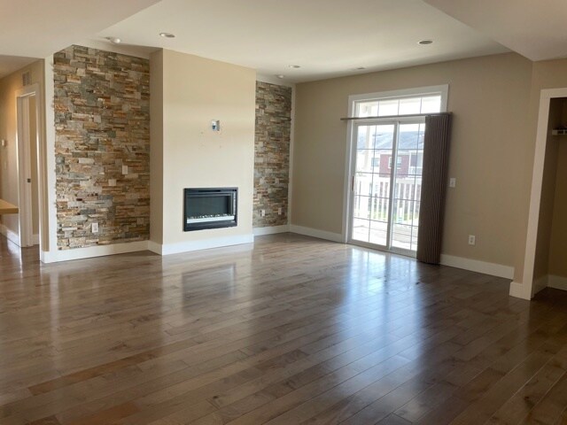 Building Photo - 5735 Acorn Ln
