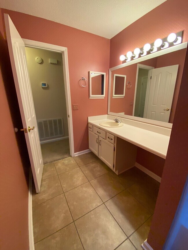 Building Photo - 3008 Harpers Ferry Dr