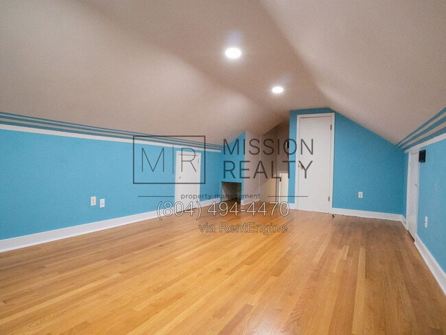 Building Photo - 325 Fairwood Dr