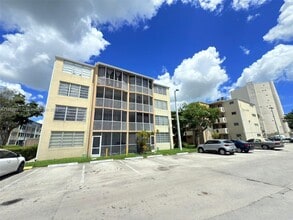 Building Photo - 1710 NE 191st St