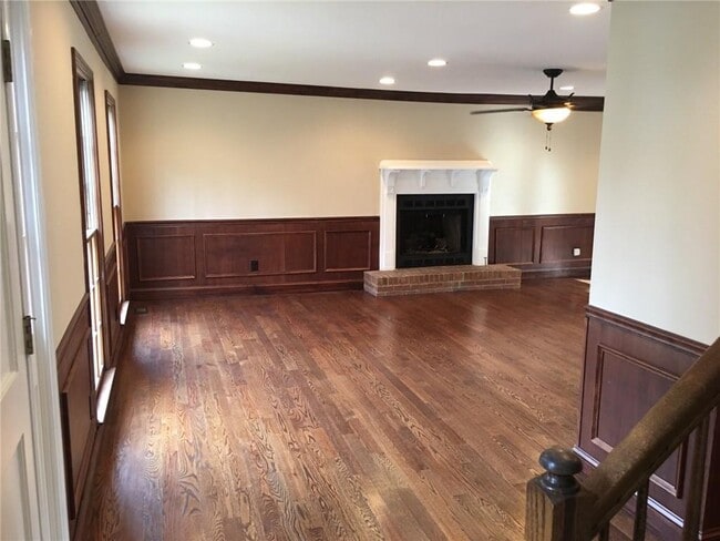 Building Photo - 310 Milesford Ct