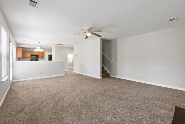 Building Photo - Spacious 4bed/2.5bath Home in Charlotte
