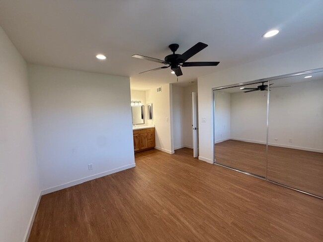 Building Photo - Completely Remodeled 2 bedroom condo in Tu...