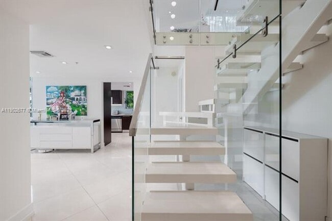 Building Photo - 7928 East Dr