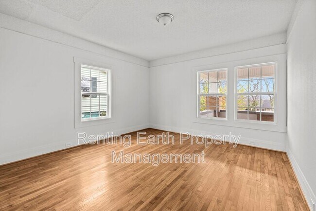 Building Photo - 2204 28th St N