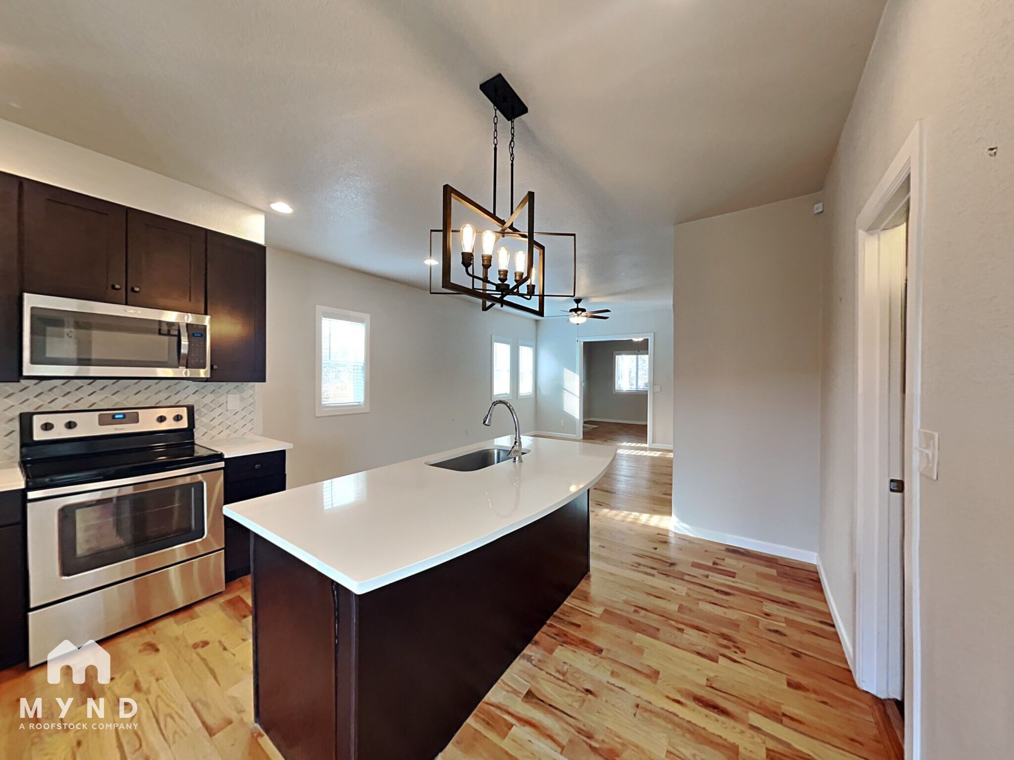 Building Photo - 2426 S Acoma St