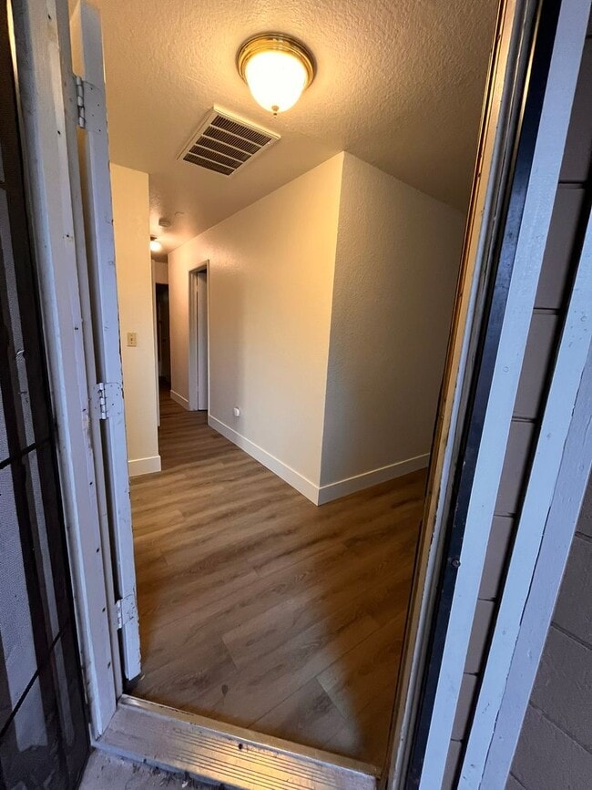 Building Photo - 1524 Swarthmore Dr