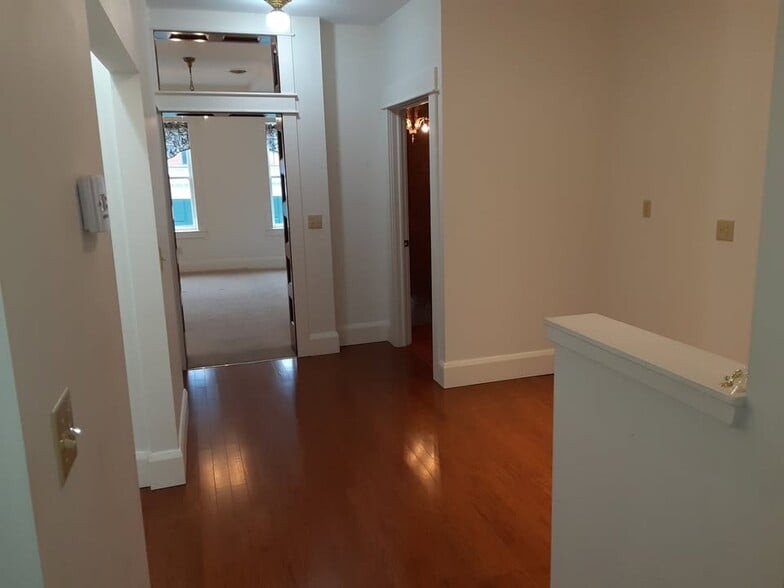 Building Photo - 2207 Market St