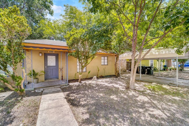 Building Photo - Charming Sycamore Street House