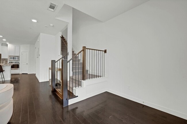 Building Photo - 432 Texas Dr