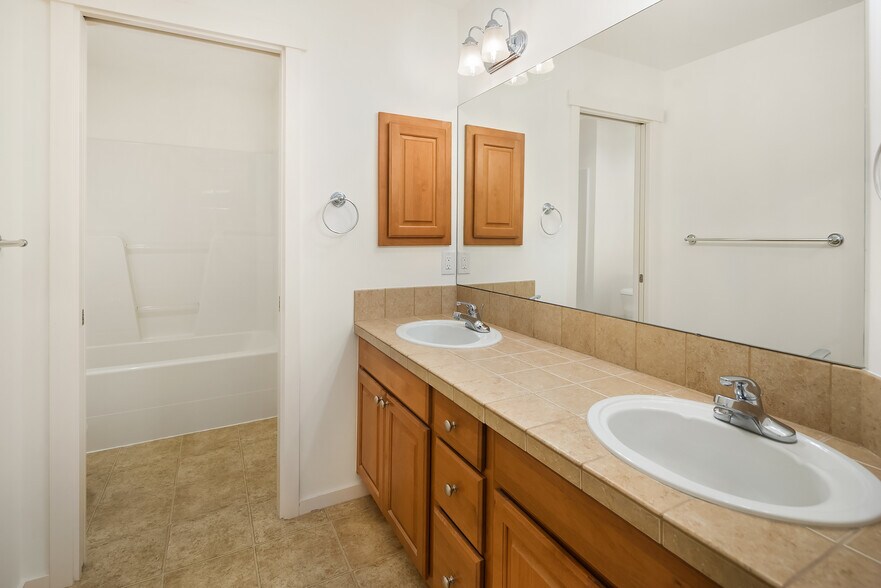 Building Photo - 2416 35th Ave NE