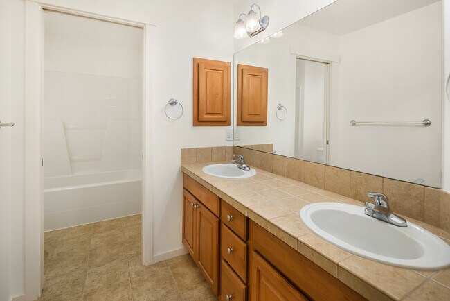 Building Photo - 2416 35th Ave NE