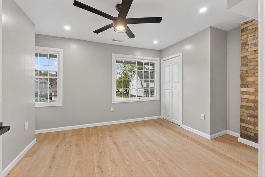 Building Photo - 1123-1125 S Ohio Ave