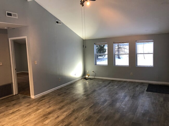 Building Photo - One bedroom home,.Green Township, pet friendly