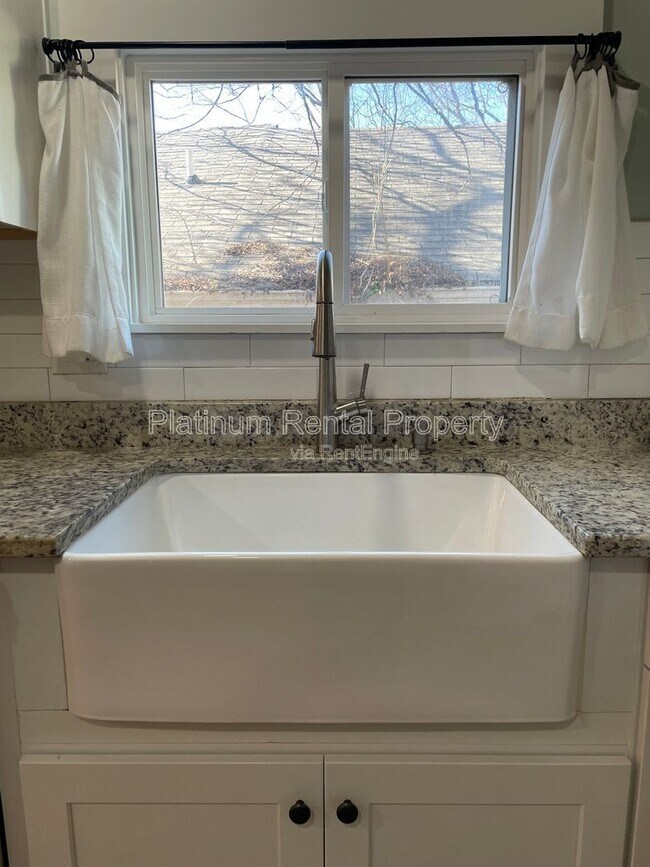 Building Photo - 301 Fletcher St SW