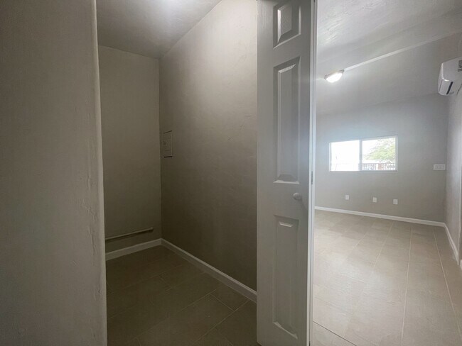 Building Photo - 2330 N Los Altos Ave