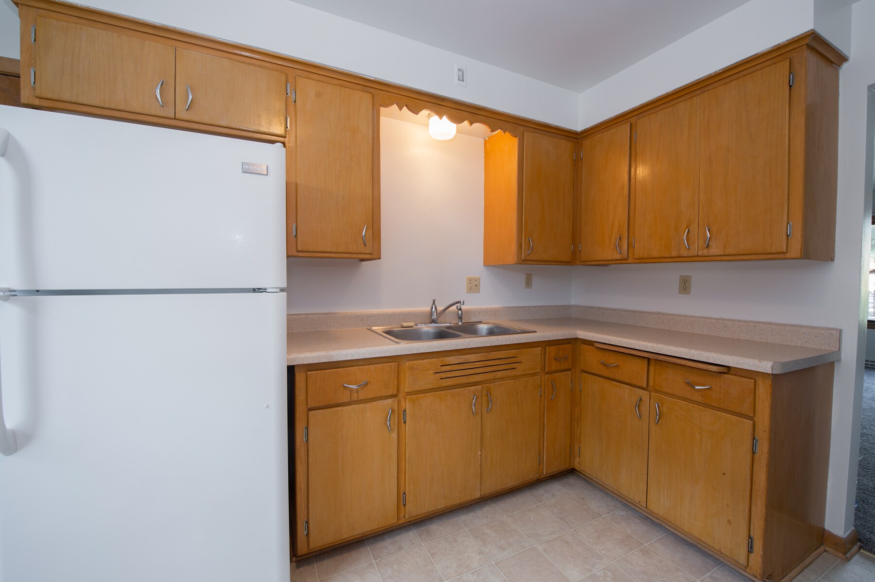 Building Photo - 3061 S 72nd St