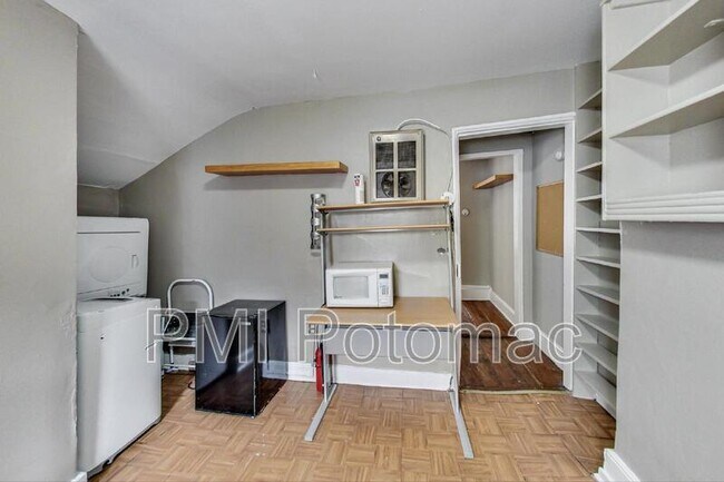 Building Photo - 3206 O St NW
