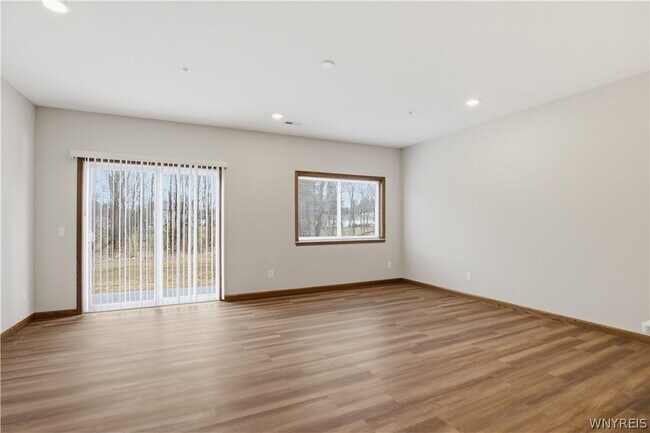 Building Photo - 1130 Orchard Park Rd