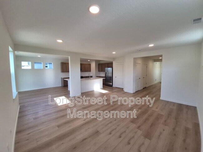 Building Photo - 4694 Finch St