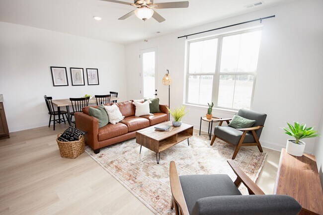 Building Photo - Modern 3-Bed, 2.5-Bath Townhome — $1000 Move-In Credit!